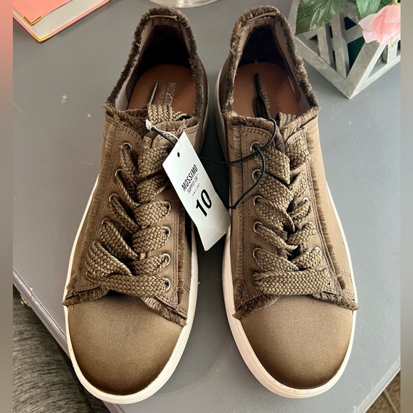 Mossimo Supply Co. Shoes Mossimo Supply Co Womens Size Zell Brown Lace Up Sneakers Brown